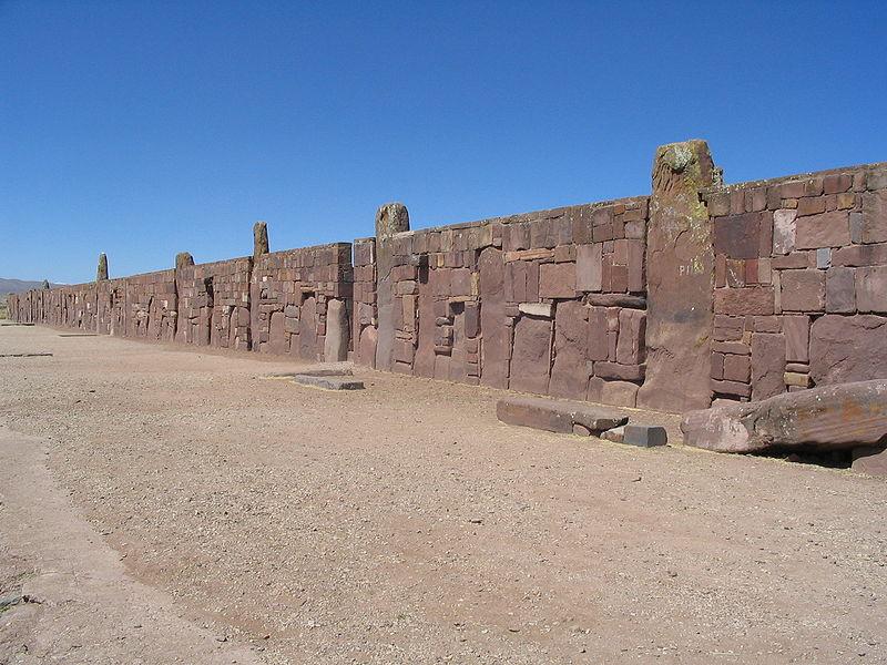 Paredes de Tiwanaku
