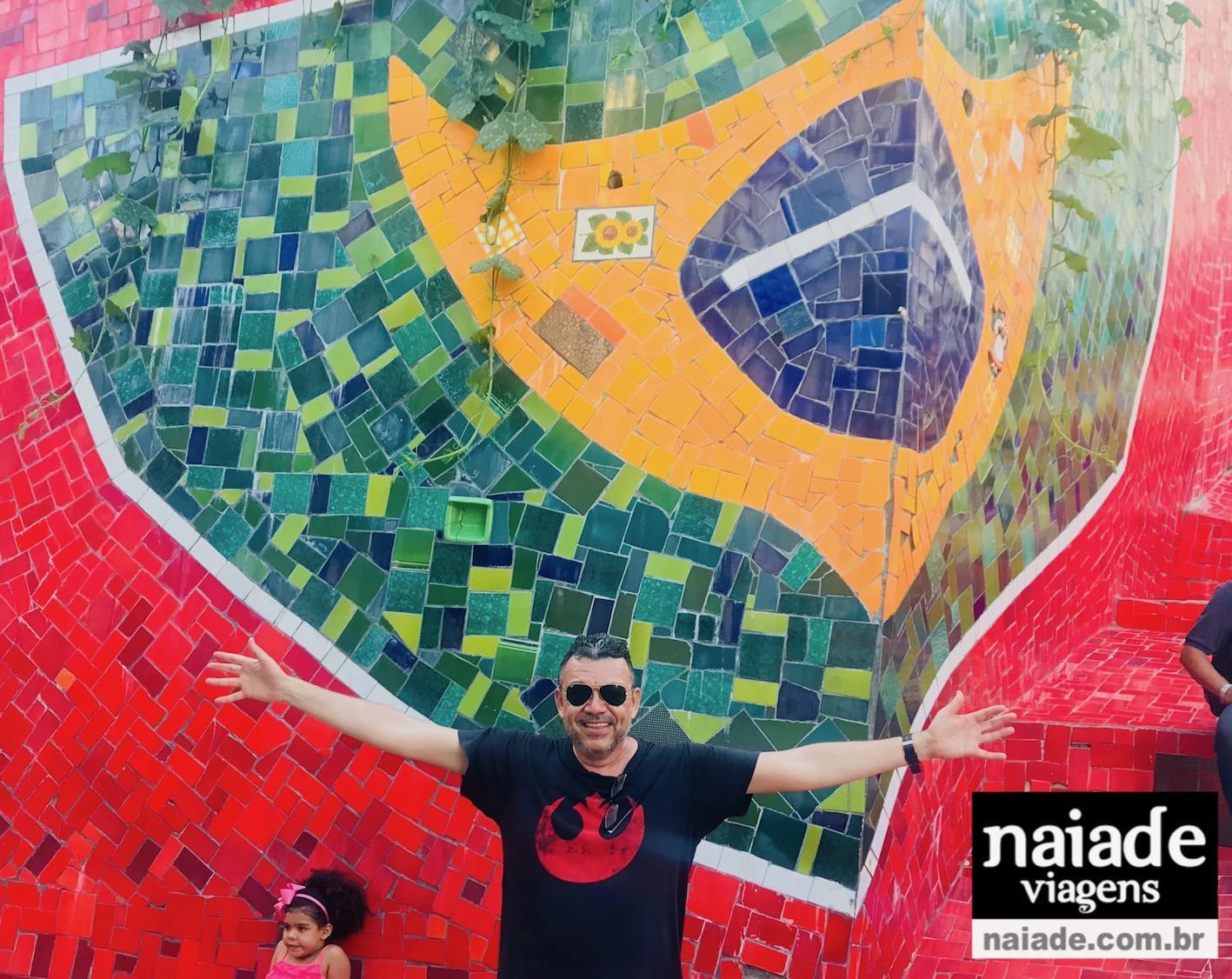 Chico na Escadaria Selarón no Rio de Janeiro em 2018